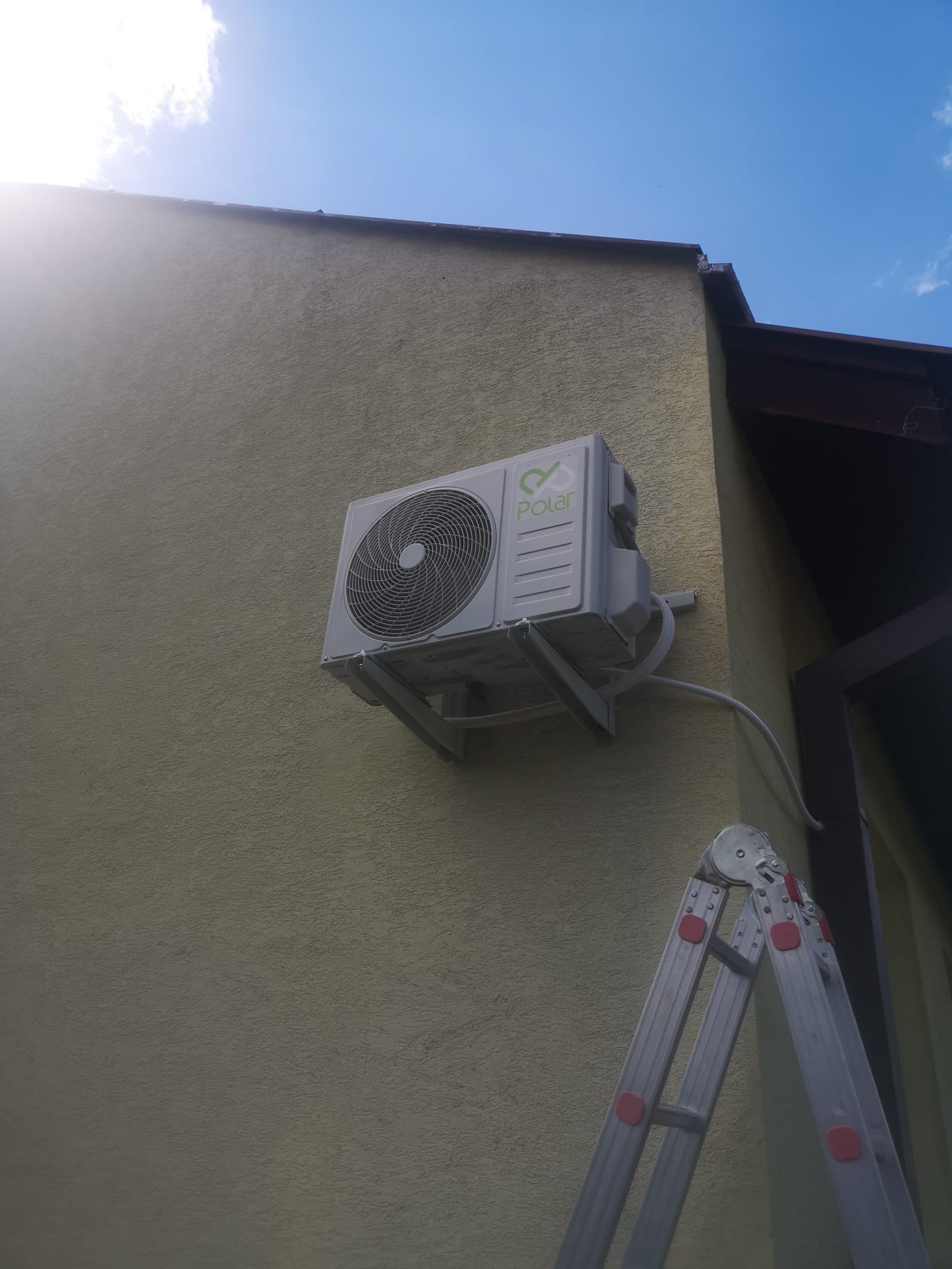 Montáž vonkajšej jednotky na fasádu